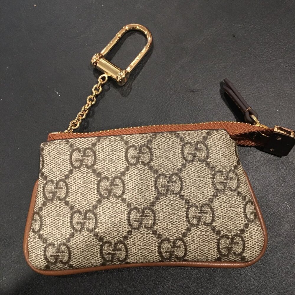 GUCCI SUPREME KEY CASE - Picture 2 of 9
